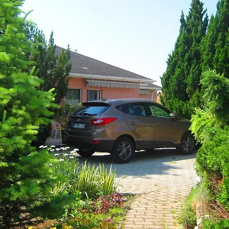 Feszek Apartmanhaz Daire
