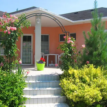 Apartmán Feszek Apartmanhaz Vonyarcvashegy