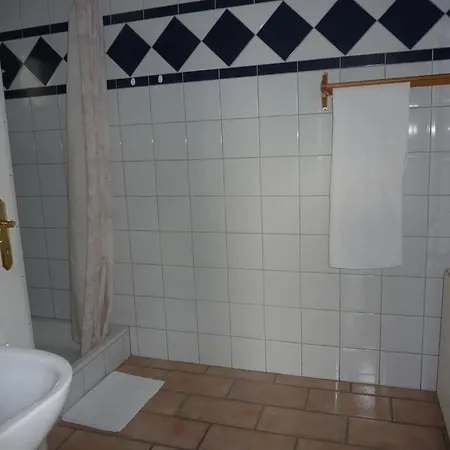 Feszek Apartmanhaz * Vonyarcvashegy