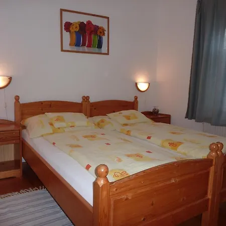 Apartmán Feszek Apartmanhaz *