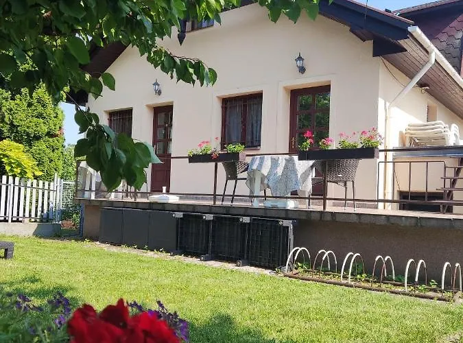 Apartment Feszek Apartmanhaz *