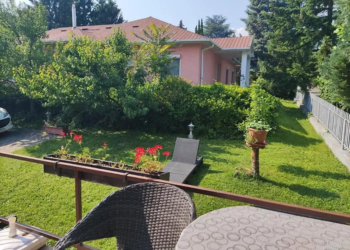 Feszek Apartmanhaz Apartment *