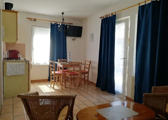 Apartment Feszek Apartmanhaz