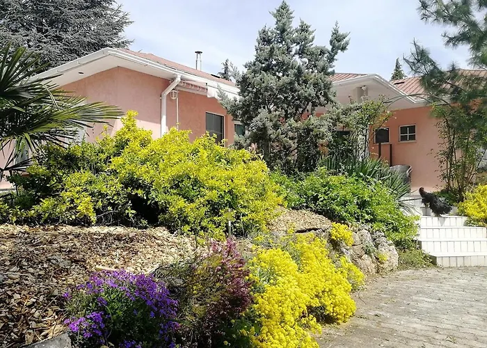Apartment Feszek Apartmanhaz Vonyarcvashegy