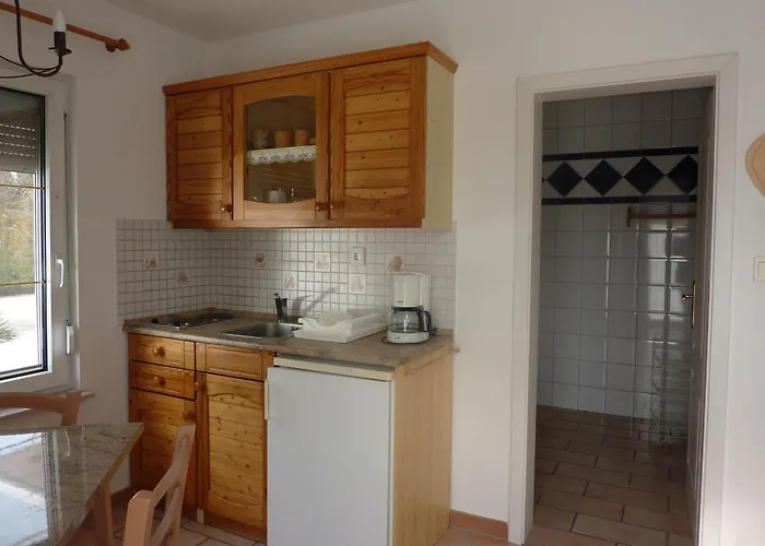 Apartment Feszek Apartmanhaz Vonyarcvashegy